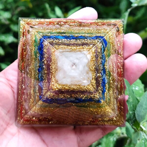 Pyramid Orgonite Flower of Life 7 Chakras - Imagem 2