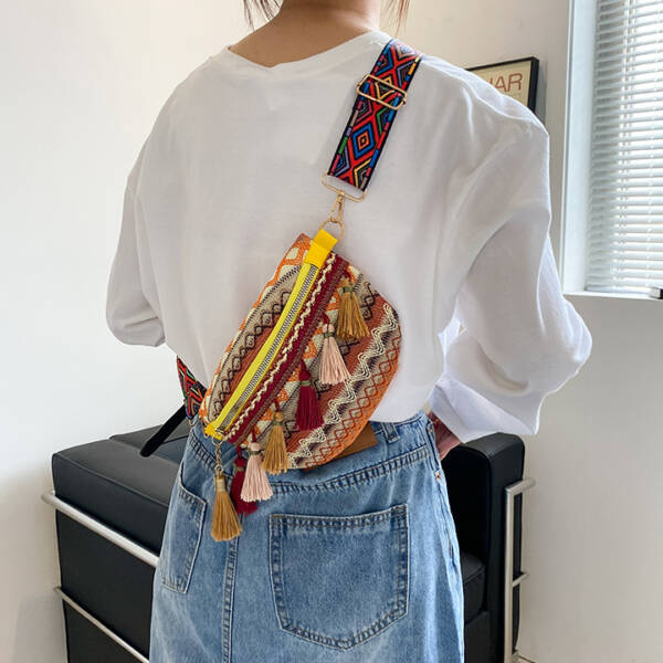 Boho Waist and Crossbody Bag with Fringes - Imagem 3