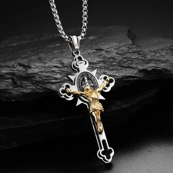 St. Benedict Protective Cross Power Necklace - Imagem 3